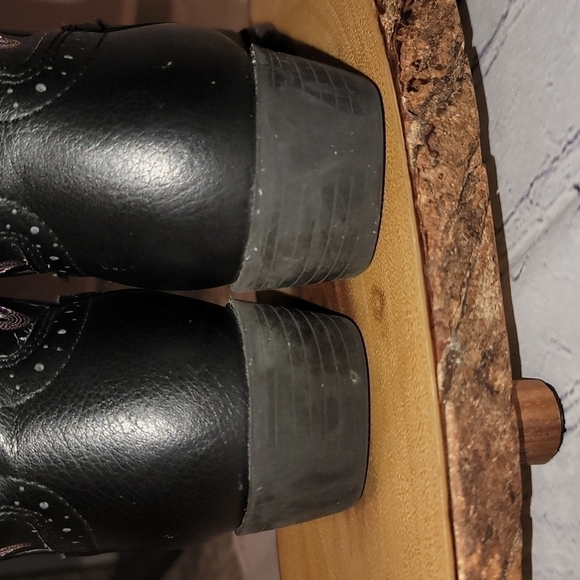 Justin Cowboy Boots - Picture 2 of 8